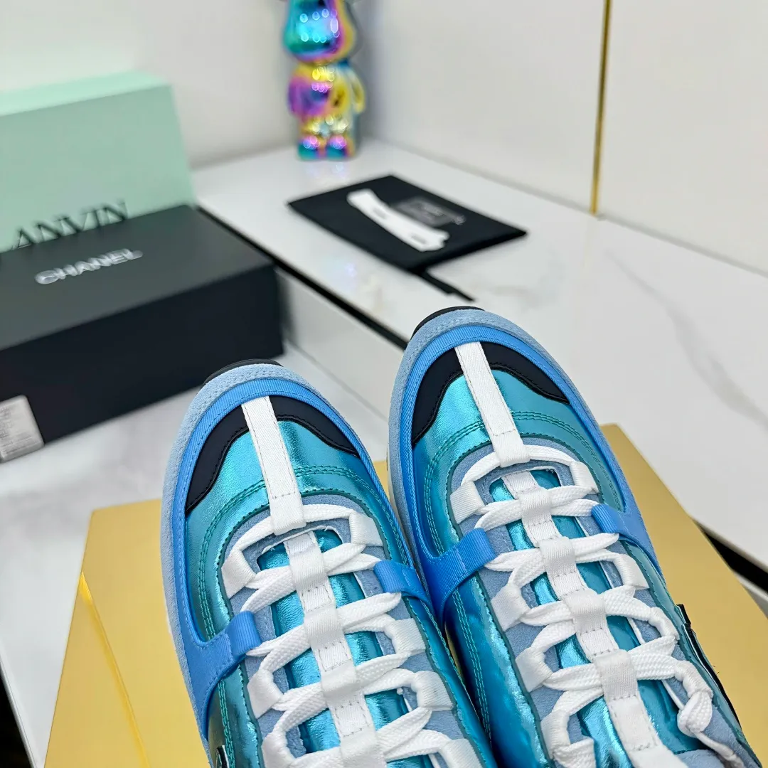 👟👟Ex-factory price 600👟👟High quality! ! ! CHANEL Chanel 25A latest thick-soled casual sports shoes. The counter is synchronized. The counter is very popular. It is a shoe that is very difficult to buy. The most popular thick-soled casual shoes on the Internet. As you can imagine, the most popular thick-soled casual shoes can not be missed. It has both good looks and comfort. Simple and versatile. The thick sole increases the height and is super versatile. Whoever wears it will look better. Upper: cowhide stitching. Lining: breathable mesh. Outsole: TPU original outsole. Size: 35-41 👉